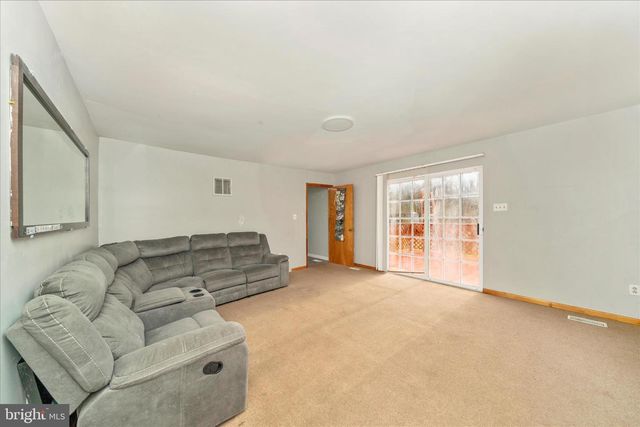 6415 VALLEY PARK RD, Capitol Heights, MD 20743