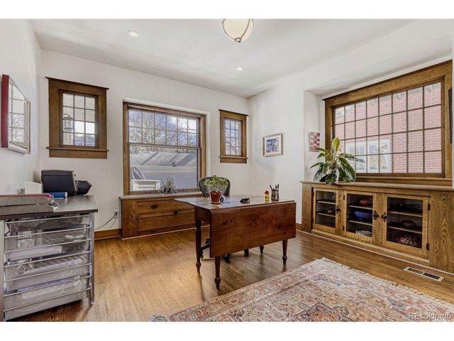 2260 Bellaire St, Denver, CO 80207