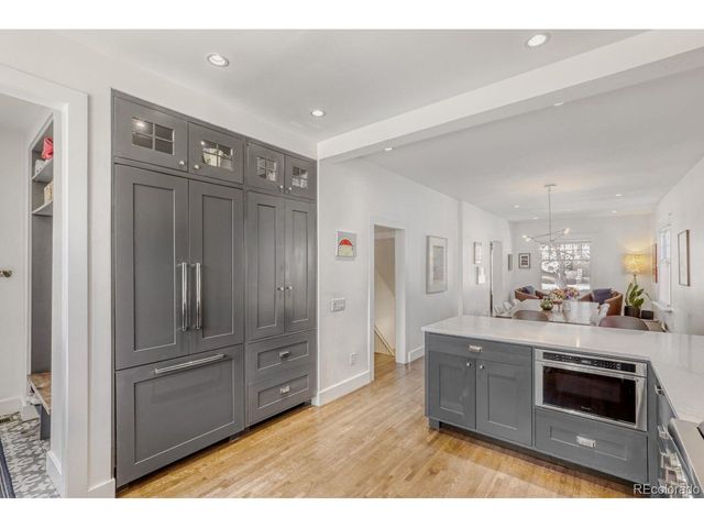 2260 Bellaire St, Denver, CO 80207