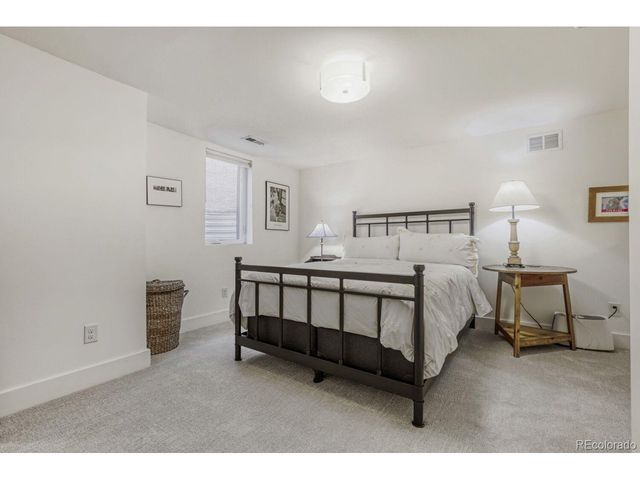 2260 Bellaire St, Denver, CO 80207