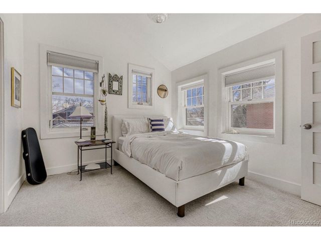 2260 Bellaire St, Denver, CO 80207