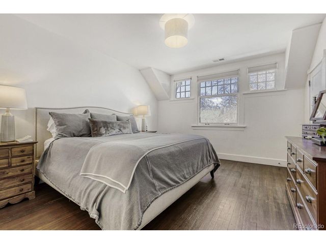 2260 Bellaire St, Denver, CO 80207