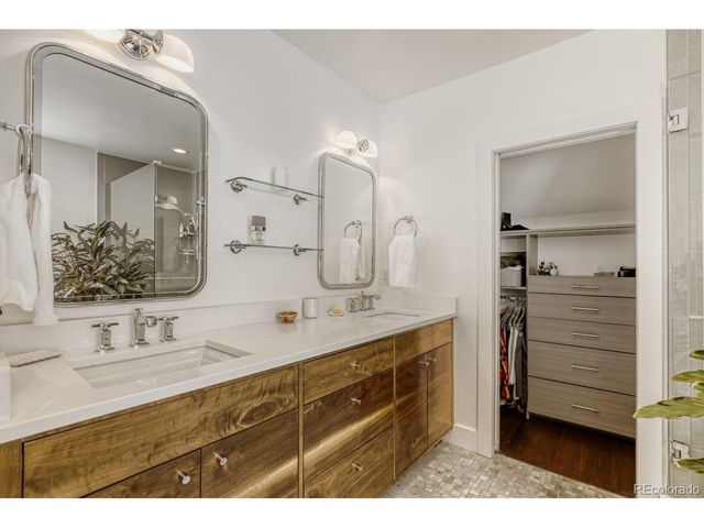 2260 Bellaire St, Denver, CO 80207