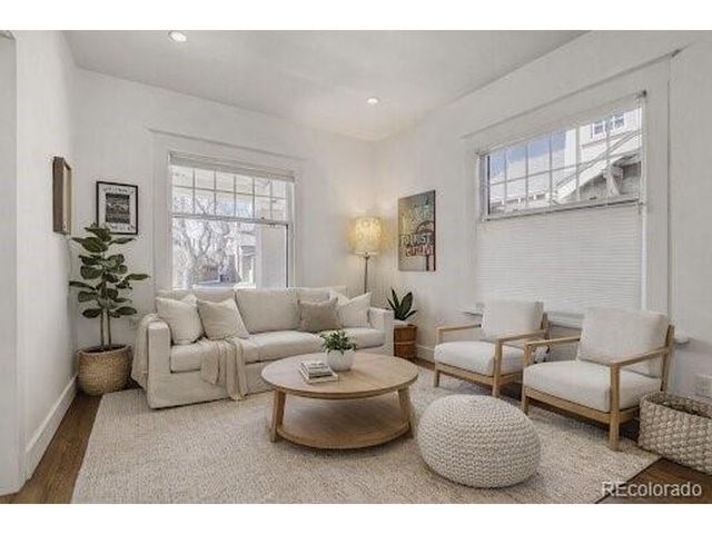 2260 Bellaire St, Denver, CO 80207