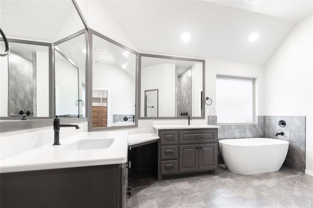 17100 Ivory Petal Lane, Edmond, OK 73012