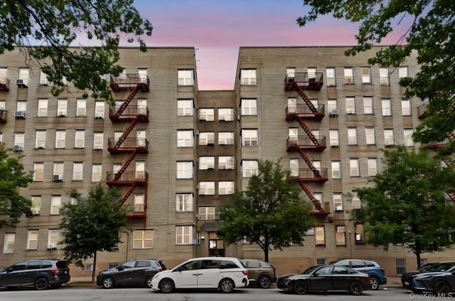 2160 Bronx Park E 6J, Bronx, NY 10462