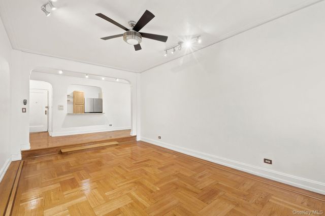 2160 Bronx Park E 6J, Bronx, NY 10462