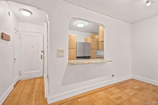 2160 Bronx Park E 6J, Bronx, NY 10462