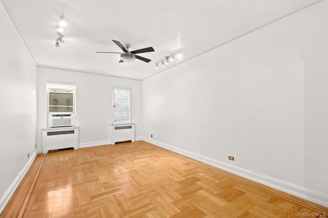 2160 Bronx Park E 6J, Bronx, NY 10462