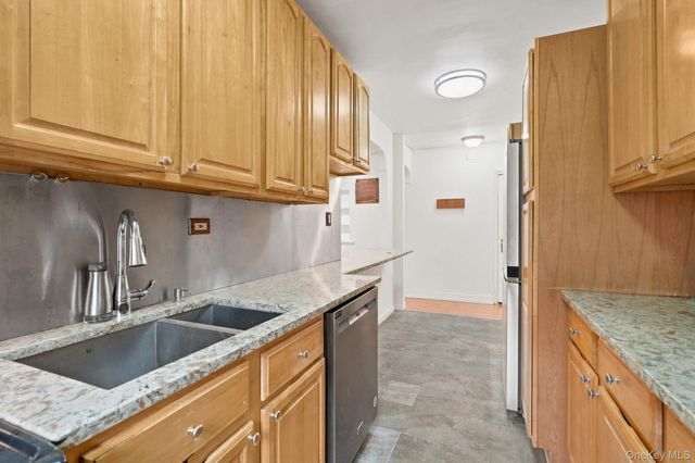 2160 Bronx Park E 6J, Bronx, NY 10462