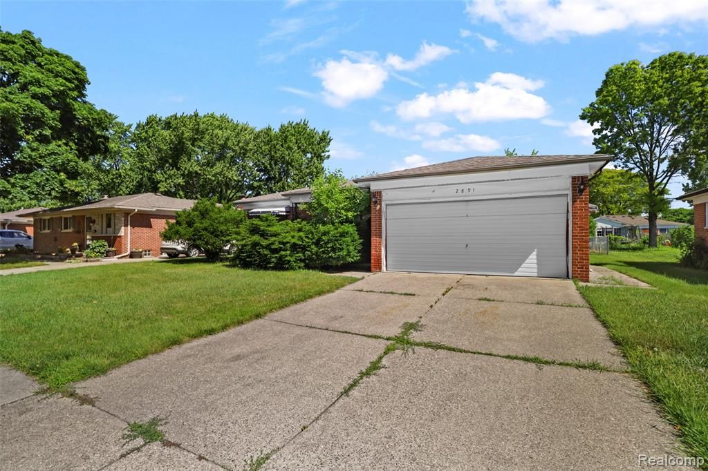2891 Teasdale Drive, Troy, MI 48083