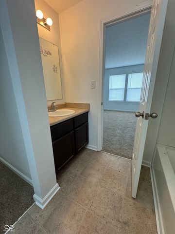 2003 Falcon Court, Franklin, IN 46131