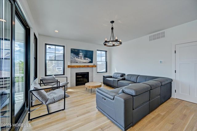 104 Lawrence Drive, Manahawkin, NJ 08050