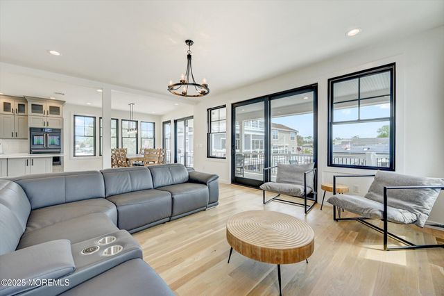 104 Lawrence Drive, Manahawkin, NJ 08050
