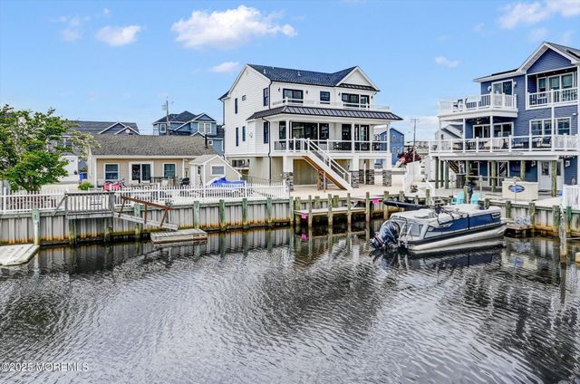 104 Lawrence Drive, Manahawkin, NJ 08050