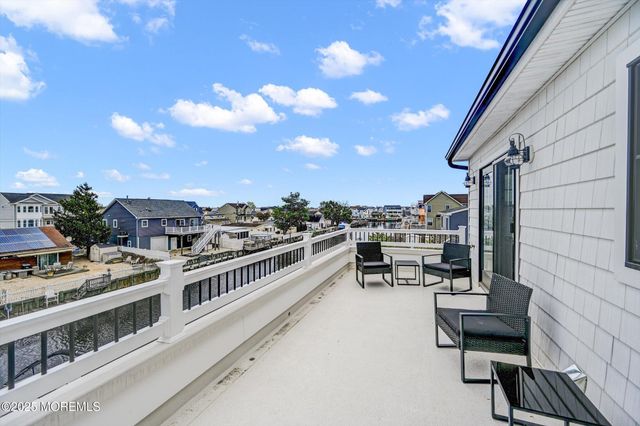 104 Lawrence Drive, Manahawkin, NJ 08050