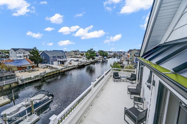 104 Lawrence Drive, Manahawkin, NJ 08050