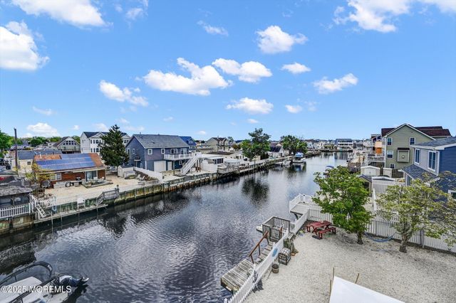 104 Lawrence Drive, Manahawkin, NJ 08050