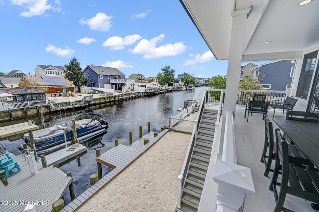 104 Lawrence Drive, Manahawkin, NJ 08050