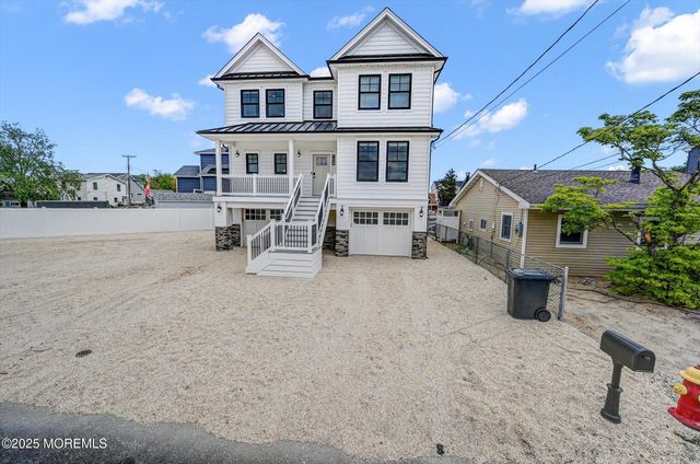 104 Lawrence Drive, Manahawkin, NJ 08050
