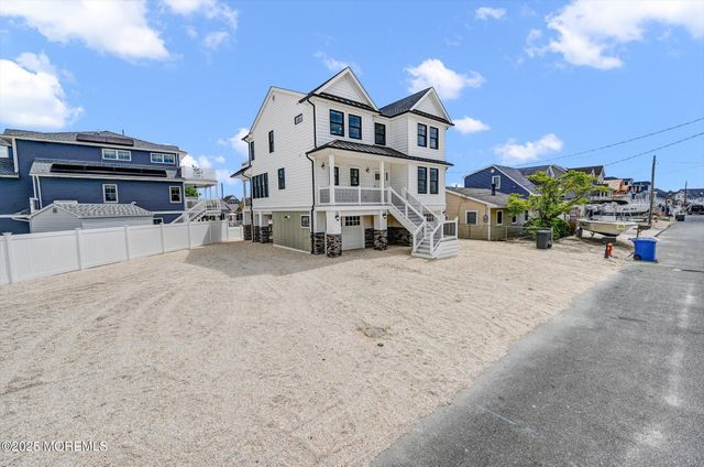 104 Lawrence Drive, Manahawkin, NJ 08050