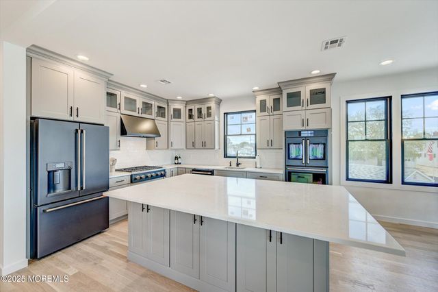 104 Lawrence Drive, Manahawkin, NJ 08050