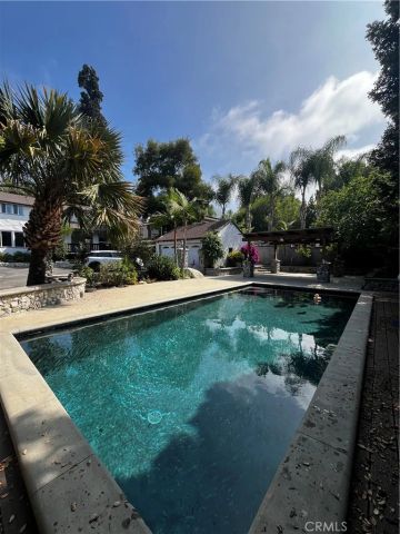 2430 Orange Avenue, La Crescenta, CA 91214