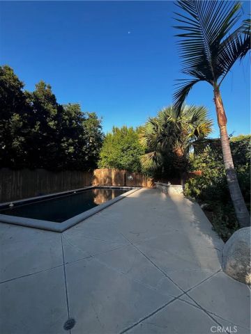 2430 Orange Avenue, La Crescenta, CA 91214