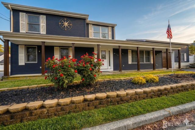 28 Duchess Avenue, Middletown, NJ 07748