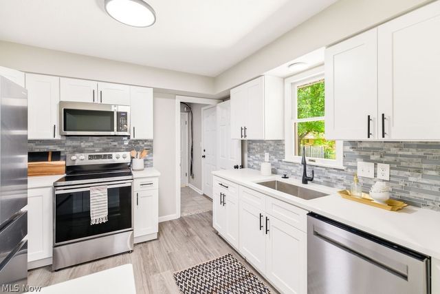 8768 Parkdale Drive, North Royalton, OH 44133