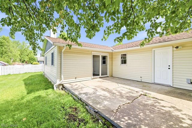 8768 Parkdale Drive, North Royalton, OH 44133