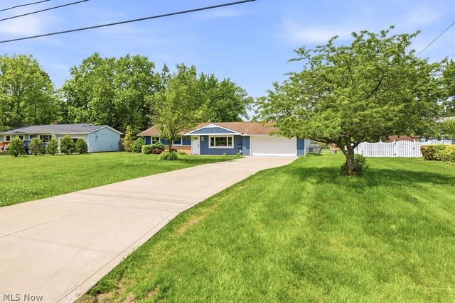 8768 Parkdale Drive, North Royalton, OH 44133