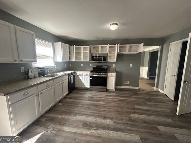 6263 Shell Drive, Atlanta, GA 30331