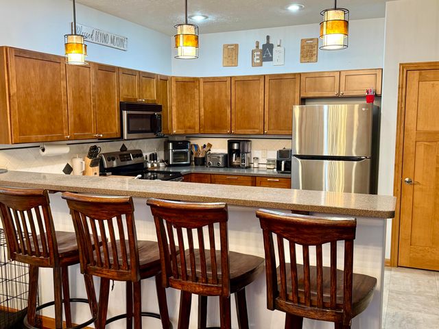 132 TRADERS POINTE Circle, Council Bluffs, IA 51501