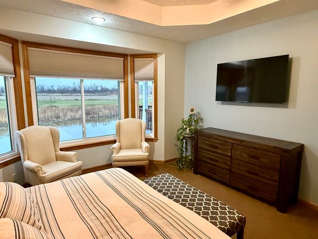 132 TRADERS POINTE Circle, Council Bluffs, IA 51501