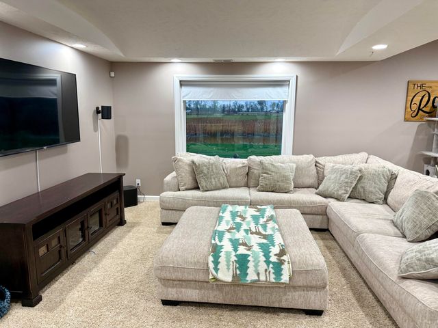 132 TRADERS POINTE Circle, Council Bluffs, IA 51501