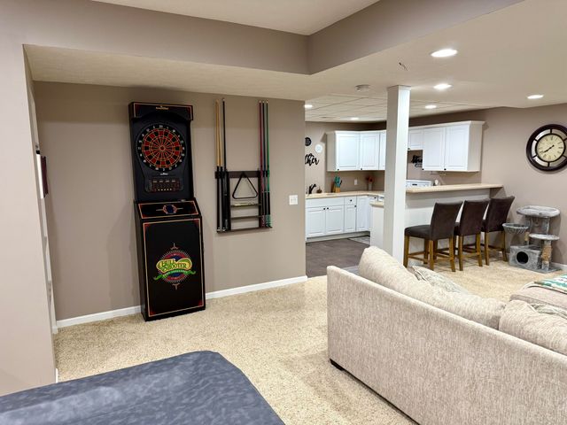 132 TRADERS POINTE Circle, Council Bluffs, IA 51501