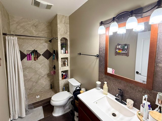 132 TRADERS POINTE Circle, Council Bluffs, IA 51501