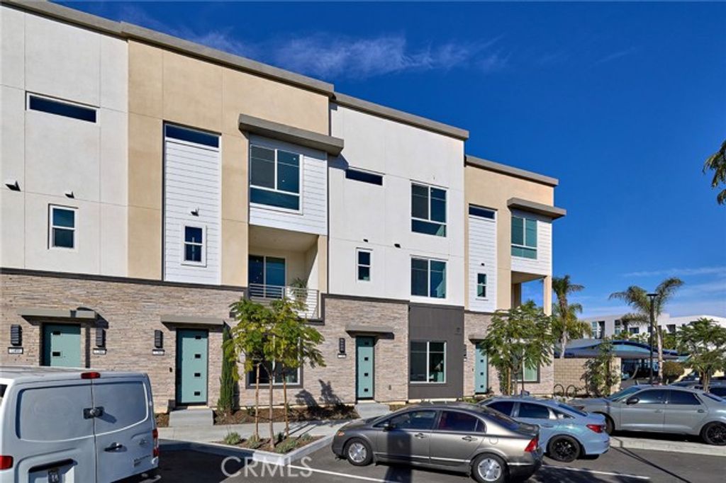 7268 Ellington Drive, Huntington Beach, CA 92647