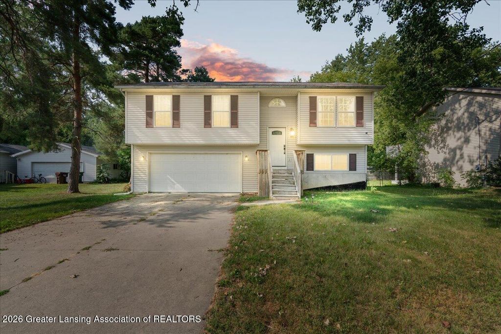 2838 Risdale Avenue, Lansing, MI 48911