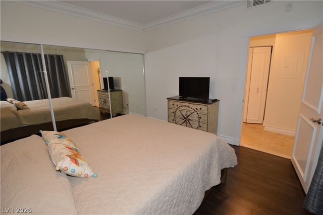 210 East Flamingo Road 202, Las Vegas, NV 89169