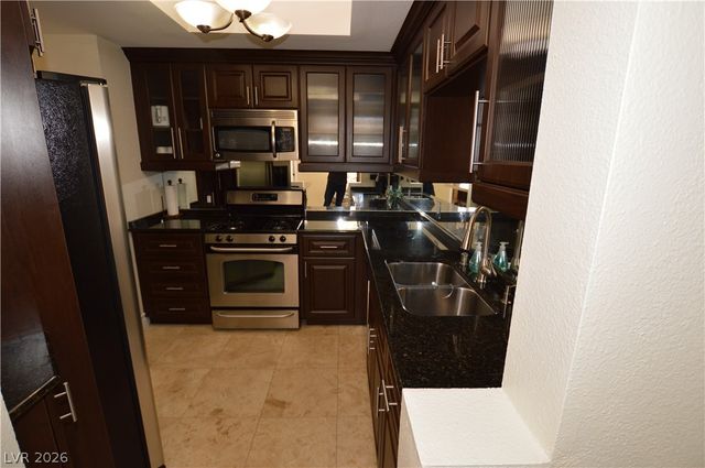 210 East Flamingo Road 202, Las Vegas, NV 89169