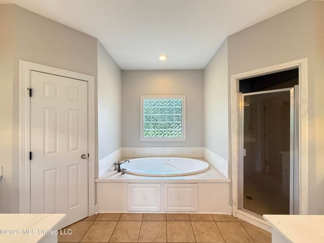 1010 Longwood Place, Pearl, MS 39208