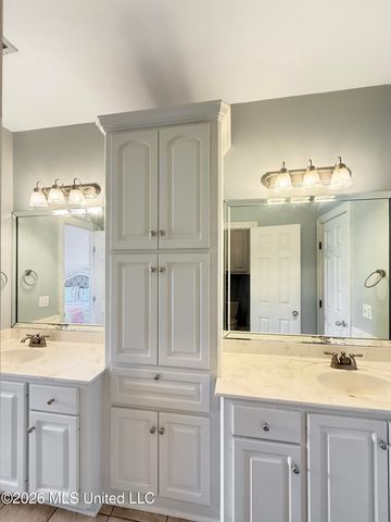 1010 Longwood Place, Pearl, MS 39208