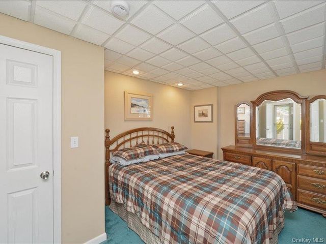 215 S 16th Street, Lindenhurst, NY 11757