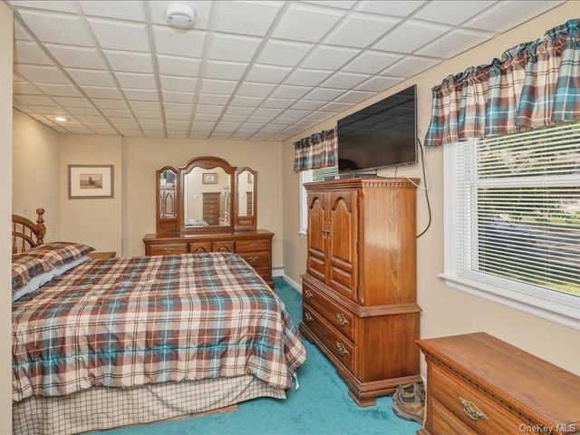 215 S 16th Street, Lindenhurst, NY 11757