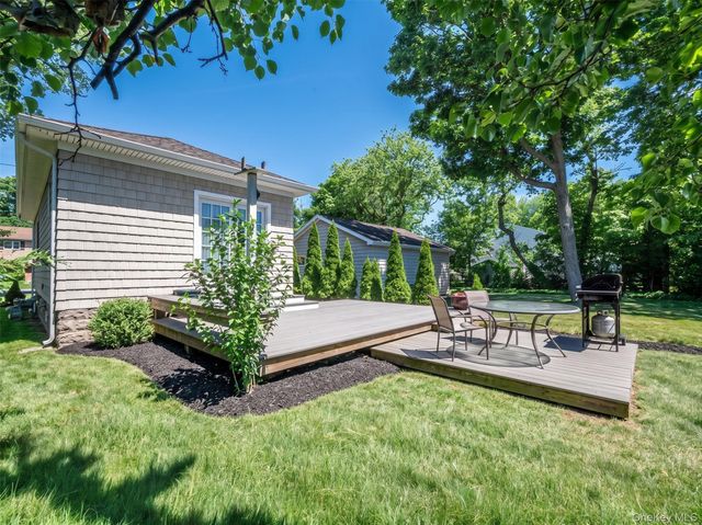 215 S 16th Street, Lindenhurst, NY 11757