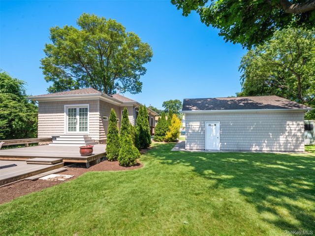 215 S 16th Street, Lindenhurst, NY 11757