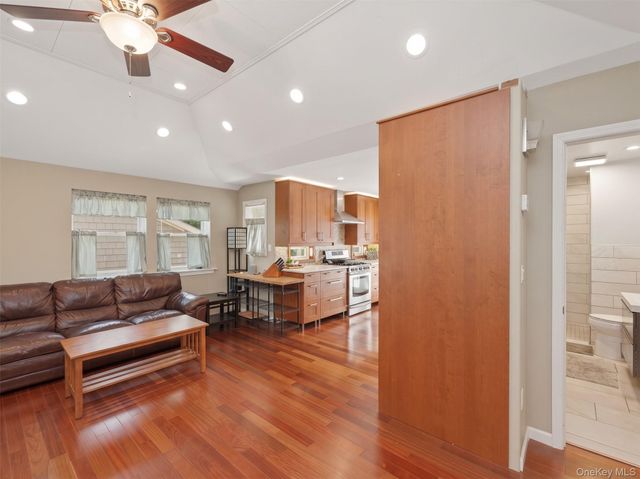 215 S 16th Street, Lindenhurst, NY 11757