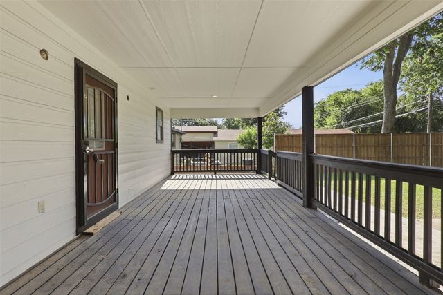 2610 Sharon Street, Dallas, TX 75211